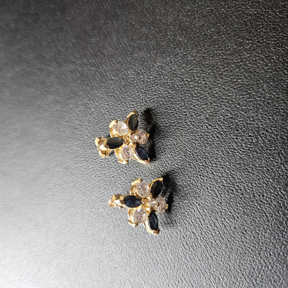 Elegant Gold and Black Floral Earrings